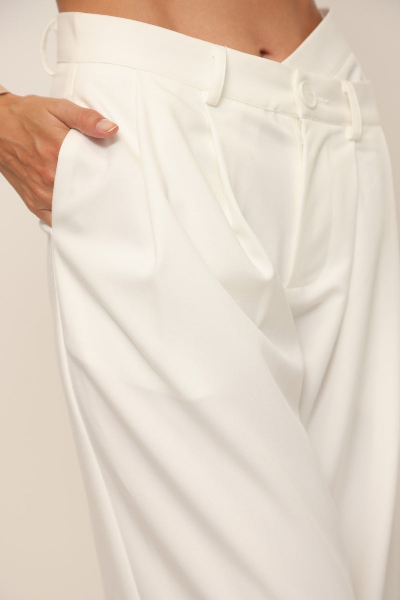 מכנס אסימטרי לבן